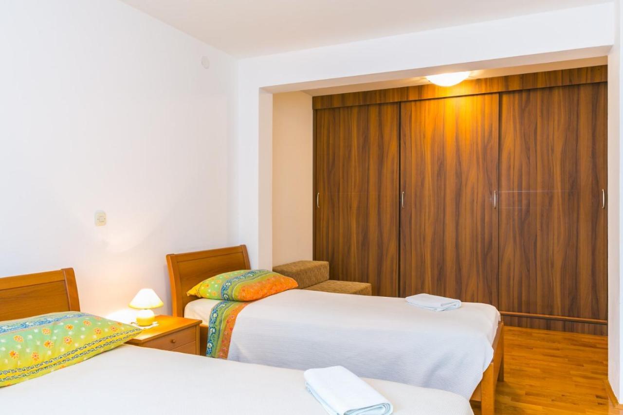 Apartman Marina Veruda Pula Exteriör bild